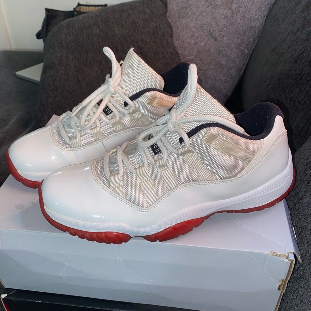 Jordan retro 11 low cherry bottoms 2012 release